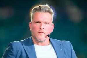 篮球最新动态_ESPN名嘴McAfee续约年薪6500万_NBA薪资热点配图