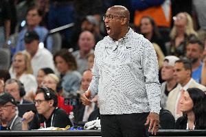 尼克斯vs马刺_NBA季后赛半场输分纪录_篮球赛事最新动态配图