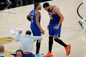 尼克斯vs对手_NBA篮球比赛直播_纽约尼克斯最新动态配图