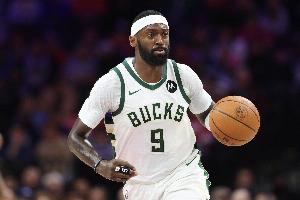 雄鹿比赛直播_字母哥交易最新动态_NBA篮球高清观看配图