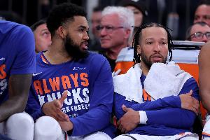 周琦比赛直播_尼克斯vs马刺最新动态_NBA篮球高清在线观看配图