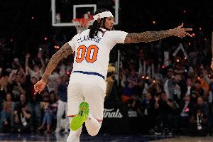 克拉克森比赛直播_尼克斯最新动态_NBA篮球高清观看配图