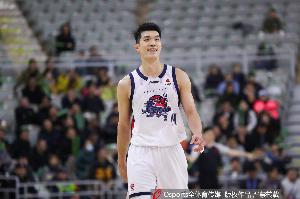 山东男篮最新动态_陶汉林郭凯领衔备战_cba篮球训练营配图