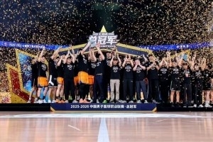 现身了！怀特塞德社媒庆祝夺冠：任何针对我的攻击都无法击倒我配图